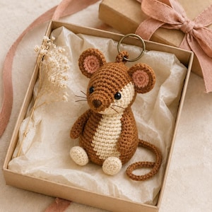 Haakpatroon voor een muis, sleutelhangertje met halvemaanvormig patroon (Amigurumi) (PDF)