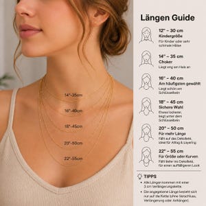 Peut inclure: Un collier cha&icirc;ne dor&eacute; pr&eacute;sent&eacute; en cinq longueurs allant de 35 &agrave; 55 cm, port&eacute; autour du cou. Un guide des tailles sur la droite liste les longueurs de 30 &agrave; 55 cm avec des descriptions pour chaque ajustement, incluant une cha&icirc;nette de 3 cm.