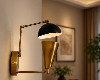 Justerbar vägglampa i mässing, mid-century, konformad, Stilnovo sänglampa
