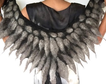 Grey Owl Wings Collar