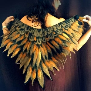 Walking Dead Eagle Wings Cape image 1