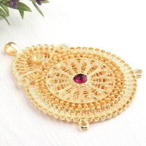 Fuschia, grote ronde filigraan focale hangerconnector, 56 mm, 1 stuk // GC-454