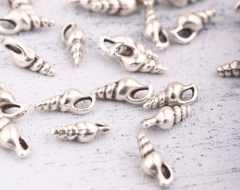 Mini amuletos de concha, amuletos de concha de plata, amuletos de concha de mar de metal, amuletos de concha de caracola, 15 piezas // SCh-280