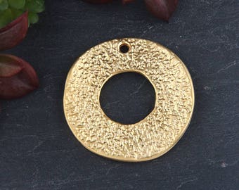 Gold, Round Flat Hammered Ring with Hole, Circle Pendant, Hammered Circle Pendant, Loop Pendant, 1 piece // GP-553