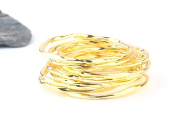 Twisted Circle Connector, Large Hoop Pendant, Twisted Ring Link, Large Gold Loop, 1 piece// GC-636