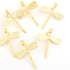 Gold Libellen Anhänger, Fliegendes Insekt Charms, 6 Stück // GCh-192