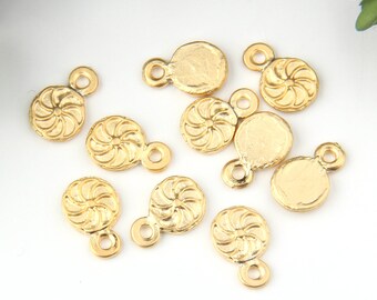 10 Mini Amuletos Redondos de Oro, Mini Colgantes, Amuletos de Pulsera, 9x13.50 mm //GCh-309