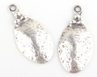 Tribal Oval Dome Pendant, Ethnic Silver Plated Pendants, 2 pieces // SP-229