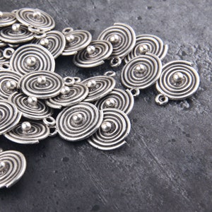 Swirl Pendant, Spiral Pendant, Silver Spiral Pendant, Tribal Swirl Pendant, Swirl Focal Pendant, 24x31 mm, 1 pc // SP-452