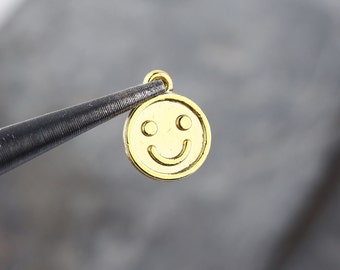 10 Smiley Charm, Mini Smiley Face Charms, Emoji Charms, Earring Components, Zipper Charms, Wine Charms // GCh-452