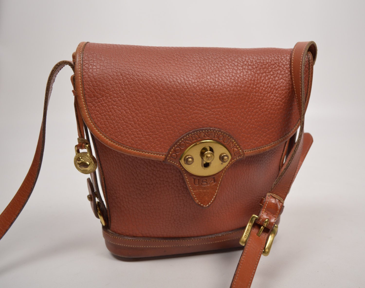 Dooney & Bourke Philippines: The latest Dooney & Bourke Dooney