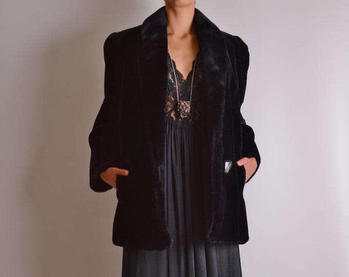 Vintage Faux Fur Black Coat (S-M)