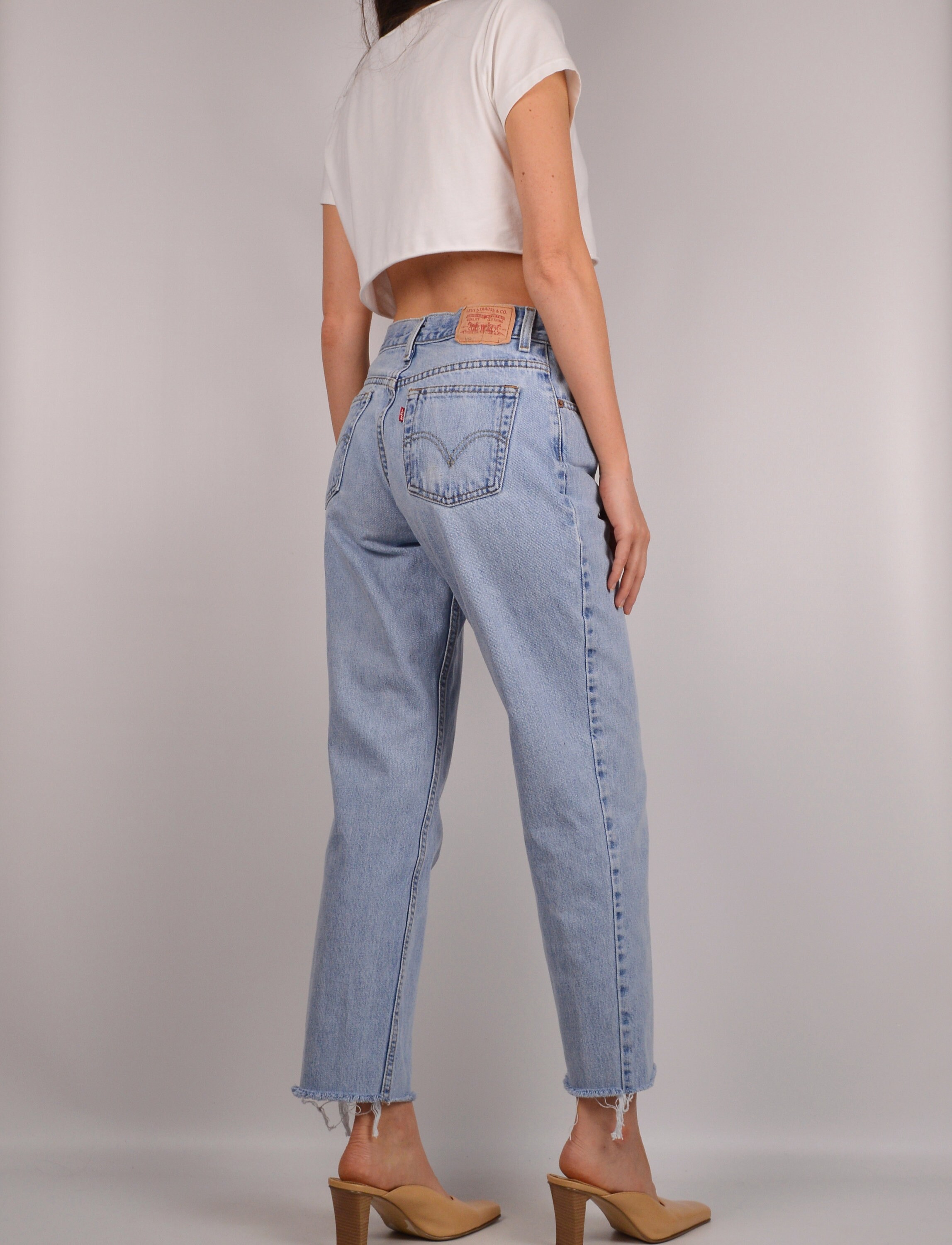 Vintage LEVI'S 550 Tapered Cut Off Jeans (28W)