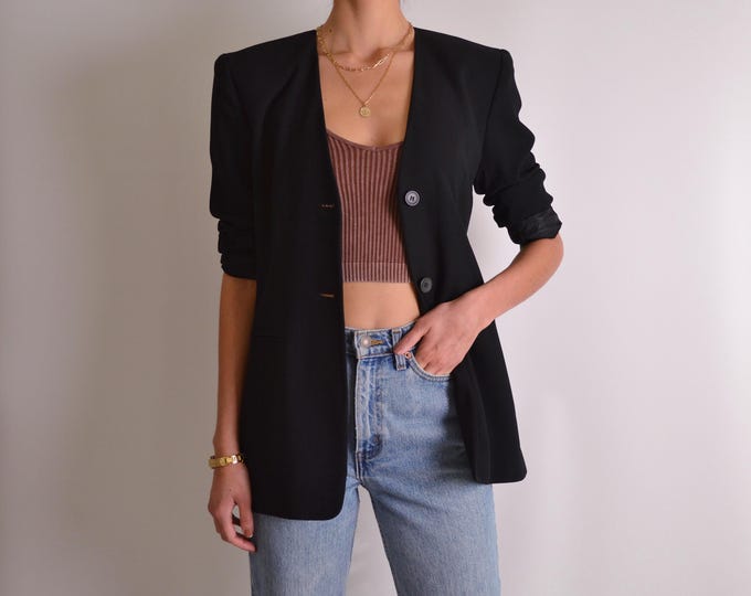 Vintage Minimalist Black Blazer (S-M)