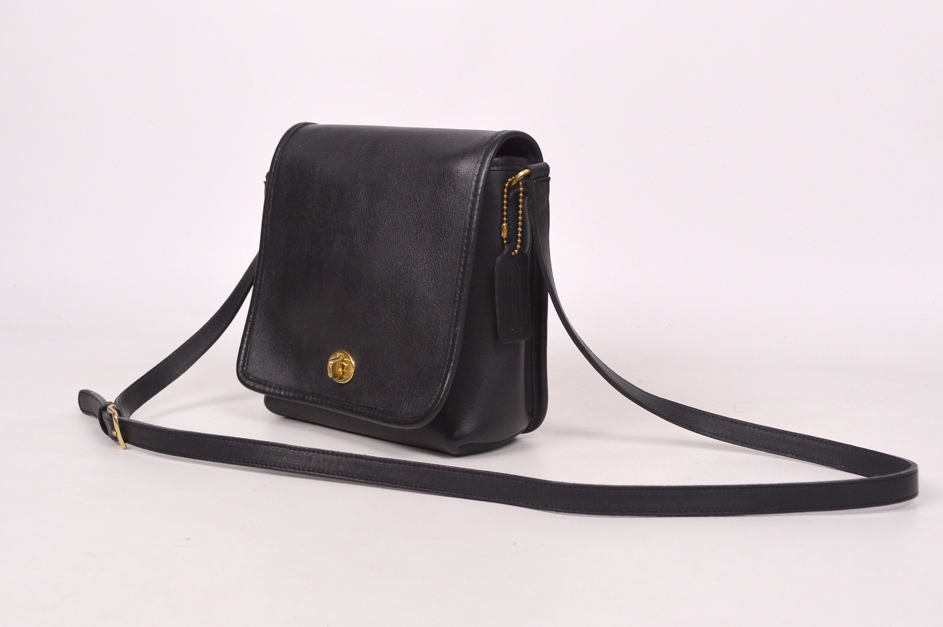 Vintage Coach 9076 Companion Flap Bag / Crossbody Black Leather Purse