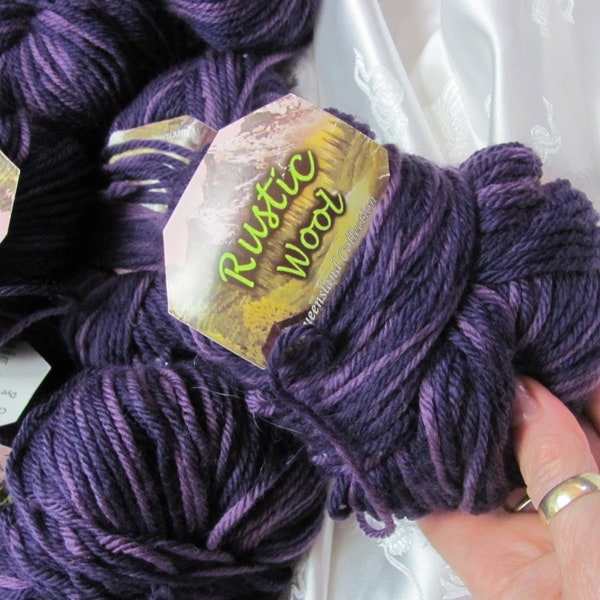 2 Skeins - Rustic Wool Queensland Collection // Italian 100% Superwash Wool Yarn Skein - 50g Purple Color 09 - 2 skiens