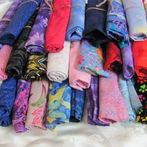 10 Fat Quarters // Tela para colchas 100 % algodón, patrones de colores variados, 18&quot; x 21&quot; - Paquete de bolsas sorpresa con retazos, restos de acolchado, FQ