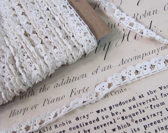 Antique Bobbin Lace Sewing Trim White 10mm Wide - Price is per yard // More laces and trims available in my shop!