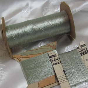 100 % Seidengarn // Vintage-Stickgarn aus echter reiner Seide /// Hellgrün je 20 bis 40 Yards // 60+ weitere Farben in meinem Shop erhältlich