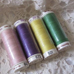 Mettlers 4 Spools Thread - Machine Quilt Silk Finish // Assorted Colors 501 Yellow 952 Green 673 Purple 647 Pink 50/3 Unused New Unopened