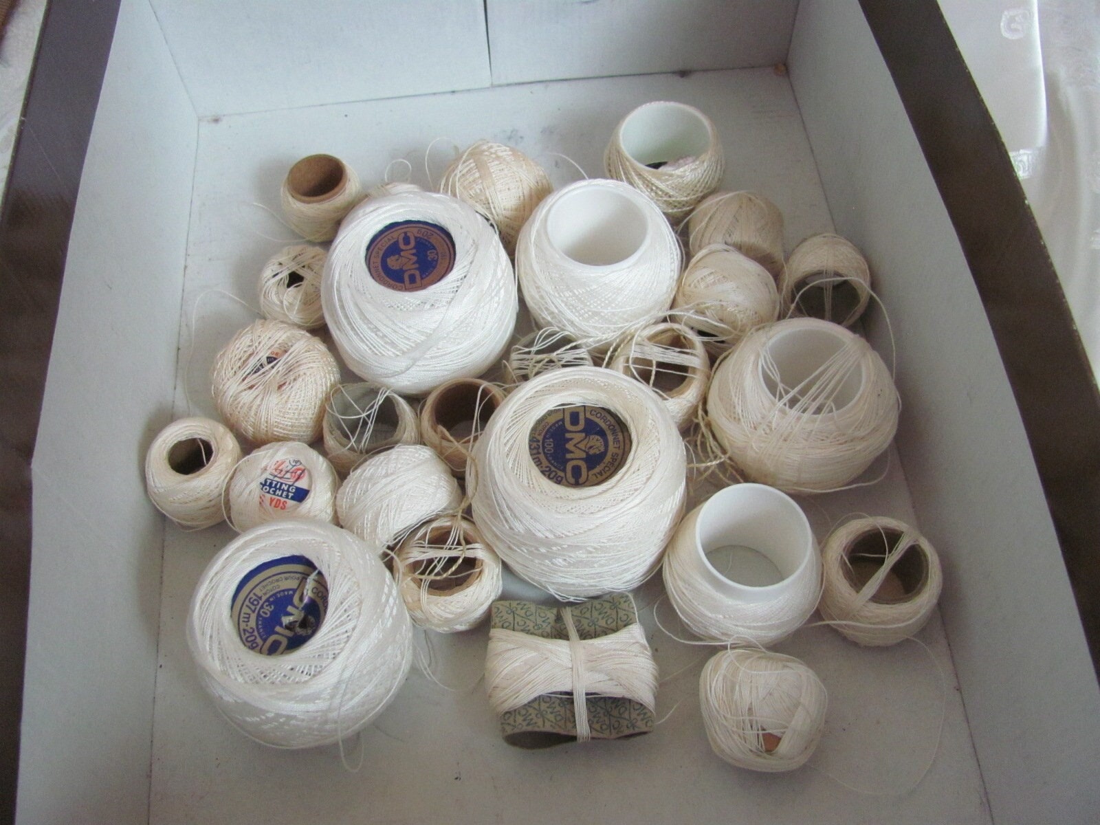 CXC Blanc Warm White Embroidery Thread by Metre, Cut 1-metre Lengths, 40x1  Metre Bundle, Cross Stitch Floss Full Cone, Colour Matches DMC 