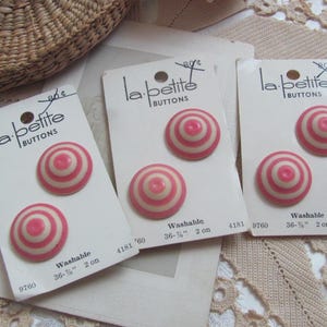 3 Packages Le Petite White Pink Retro Molded Plastic Buttons // 24mm // Vintage Antique - Many more lots available in my shop