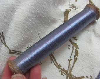 【D】９２０ｃｍ　１９世紀フランスアンティーク　極細シルク糸　未使用　レース 100% シルク糸 // アンティーク 19 世紀初頭のフランス刺繍フロス 細糸