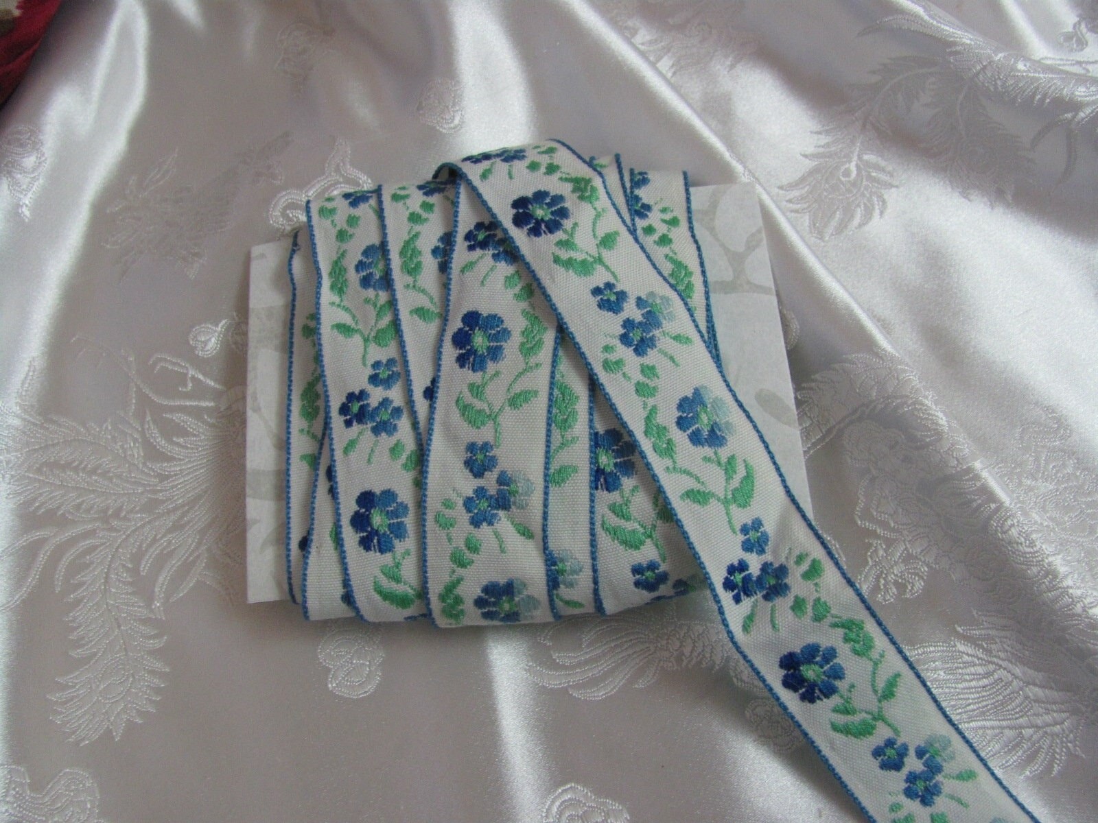 White Blue Embroidered Woven Floral Trim Edge  - 22mm Wide - 3 Yards - Original Vintage 1970s Sewing Supplies Notions Fabric Threads