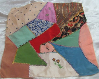 ハンドステッチのクレイジーキルトピーススクエアブロック13インチ