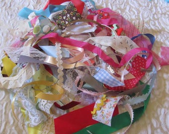 Grab Bag Bundle Band Spetsar Parti - Blandade Färger Typer Vintage Modern 60+ Bitar Per Påse - Fler Finns // Snippet Journal Crazy Quilt