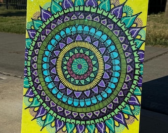 Handgemalte Neon Mandala Wandkunst | Umfunktionierte Thrifted Leinwand im Boho Stil