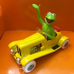 Vintage Kermit the Frog 25 Year Muppet Collectable Corgi Figurine
