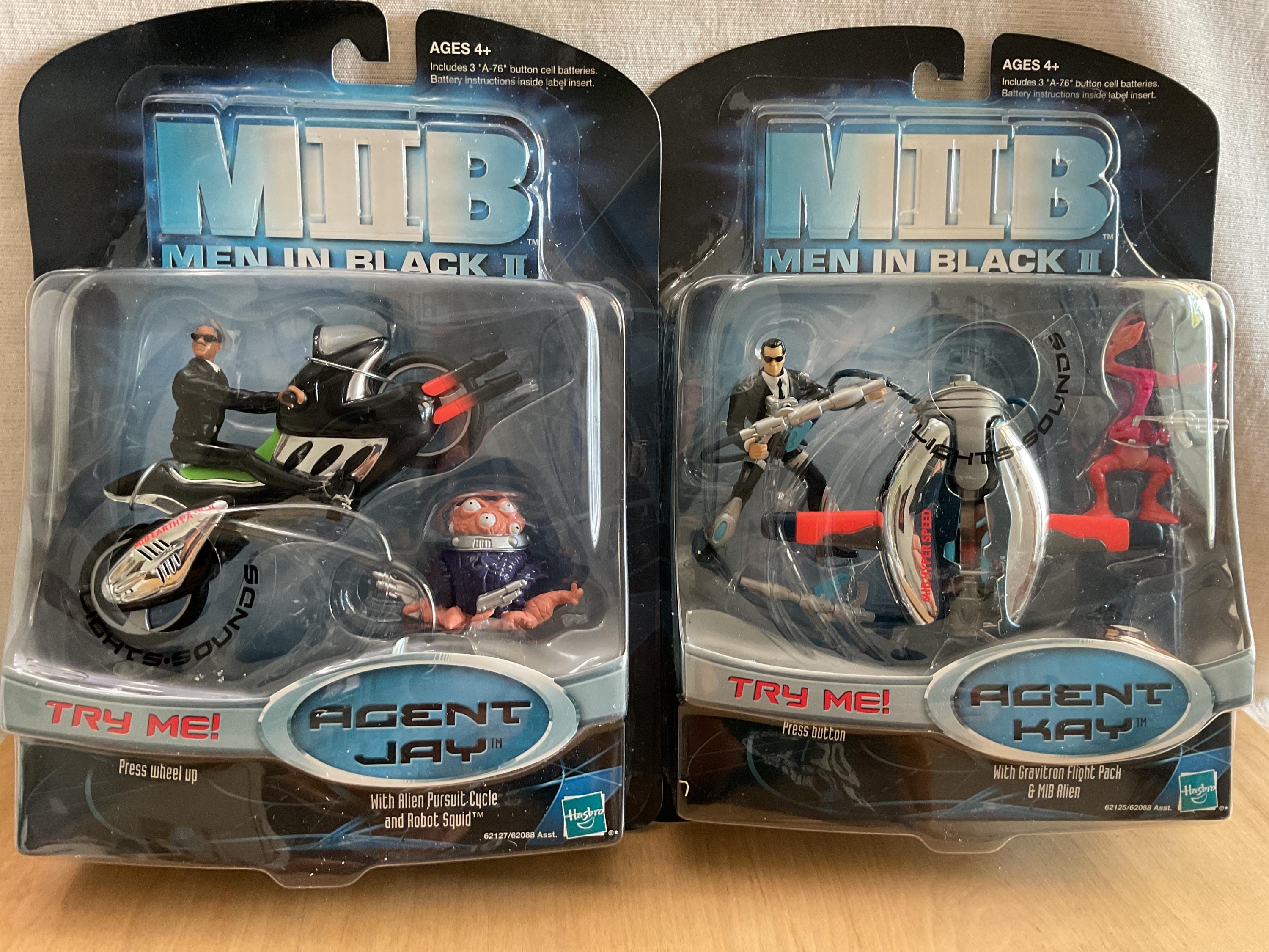 MIB MEN IN BLACK KAY JAY フィギュア MIB: Men in Black Standard Edition Kay vs Manhole Alien