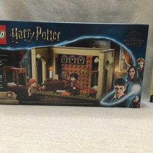 Lego Retired Limited Edition Promotional Hogwarts Gryffindor Dorms Harry Potter Set 40452