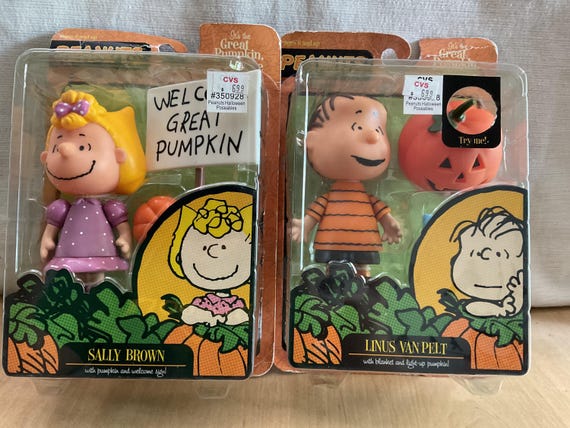 Vintage It's the Great Pumpkin Charlie Brown Figures Sally and