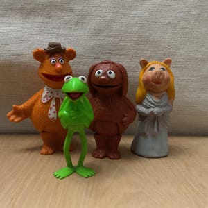 Vintage Jim Henson&#39;s Muppets Figures Miss Piggy Kermit Fozzie and Rowlf