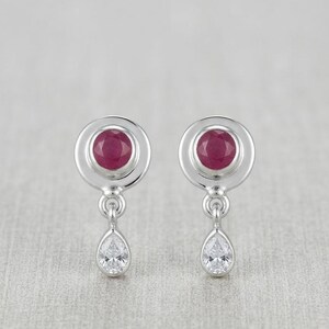 Ohrhänger aus Sterlingsilber mit Rubin und Zirkonia, zierliche Ohrstecker mit Zargenfassung, minimalistisches Geschenk
