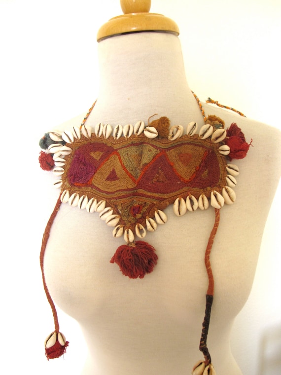 Vintage Embroidered Bib / Indian vintage Yoke / Ra