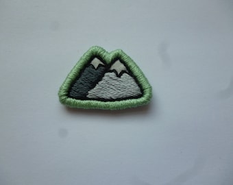 Embroidered Patch Mountain Range Nature Lovers - Grey Mountain Range Camping Skiing Hiking Rockies Green Trim