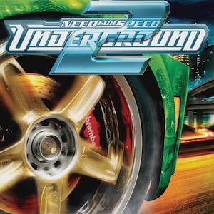 以下が含まれることがあります： Need for Speed Underground 2のビデオゲームカバー。緑色の車、金色のホイール、赤いブレーキキャリパーが描かれています。タイトル「Need for Speed Underground 2」は青と白で表示され、下部中央にはEA Gamesのロゴがあります。
