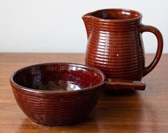 Vintage Pfaltzgraff Gourmet Brown Drip Pitcher Sauce Pan Set USA Pottery Bakeware