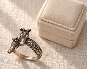 Vintage Sterling Silver Double Giraffe Bypass Ring, Two Giraffes Hugging, Approx. Size 6 to 6.5, Figural Animal Ring, Giraffe Lover Gift