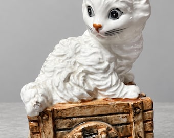Vintage Japanese Ceramic White Kitten on Cart Figurine Nippon Yoko Boeki 7.5"