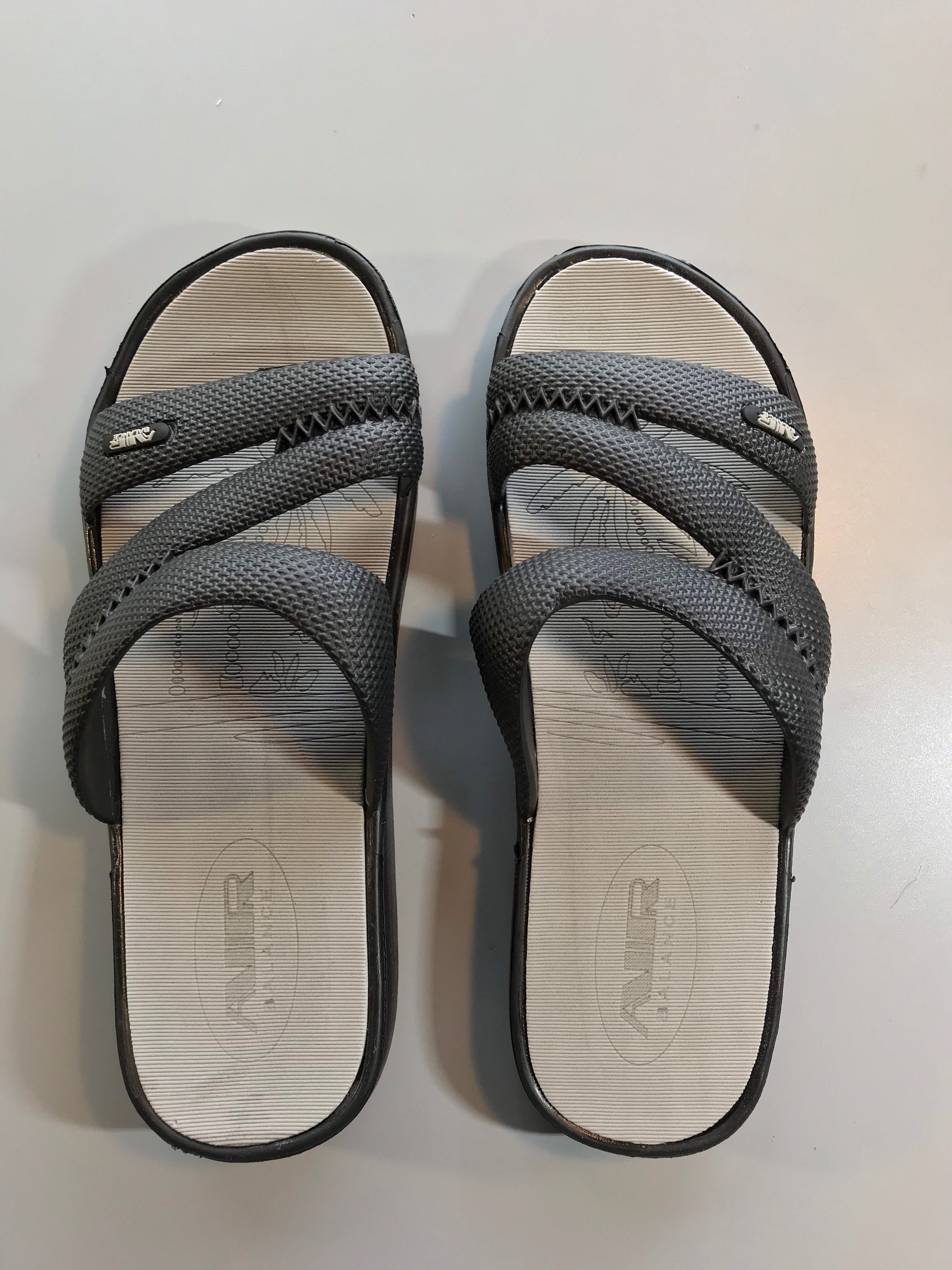 womens grey slides