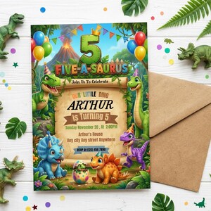 Puede incluir: Una tarjeta de invitación de cumpleaños rectangular con temática de dinosaurios, el texto Five-A-Saurus, Arthur Is Turning 5 y detalles del evento. La tarjeta muestra dinosaurios de dibujos animados, un volcán y globos.