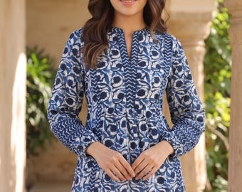 Blaue Baumwolltunika mit Blumenmuster für Damen | Indisches Top mit Stehkragen