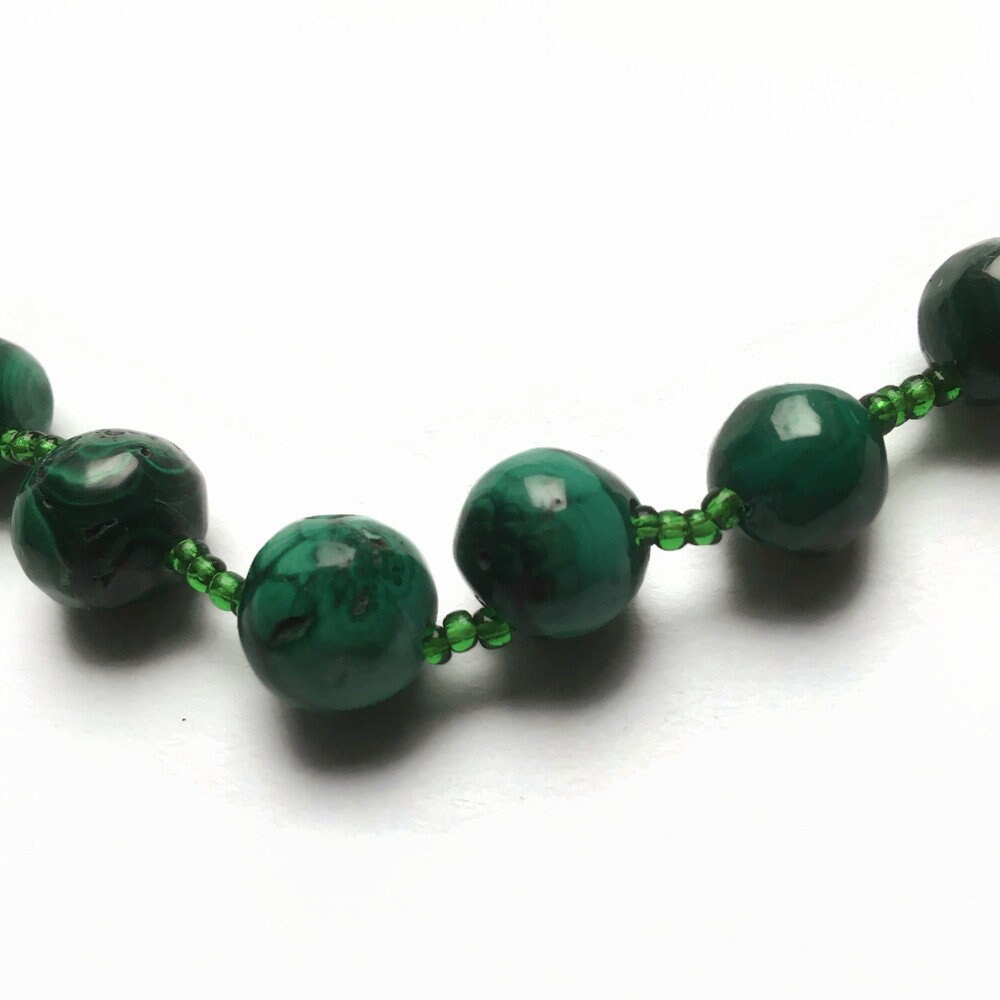 Collier Vintage En Perles De Malachite Verte - Longueur 37 Cm - Bijou Ancien En Parfait état