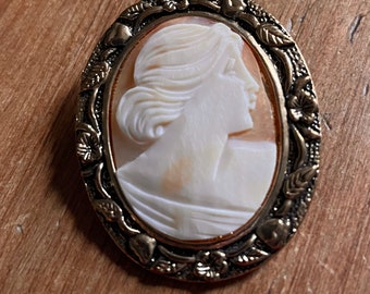 Vintage Shell Cameo Brooch of a Woman in Profile, Brooch or Pendant in Rolled Gold Setting