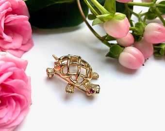 Signed Napier Vintage Turtle or Tortoise Brooch with Berry Coloured Gem Eyes