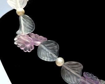 Collana vintage Avon con fiori di lucite satinato, girocollo con perline floreali, collezione di fiori pastello del 1986, Avon da collezione degli anni '80